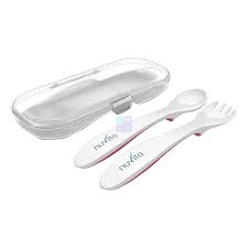 NUVITA SET ASTUCCIO POSATE ROSA - pharmaluna